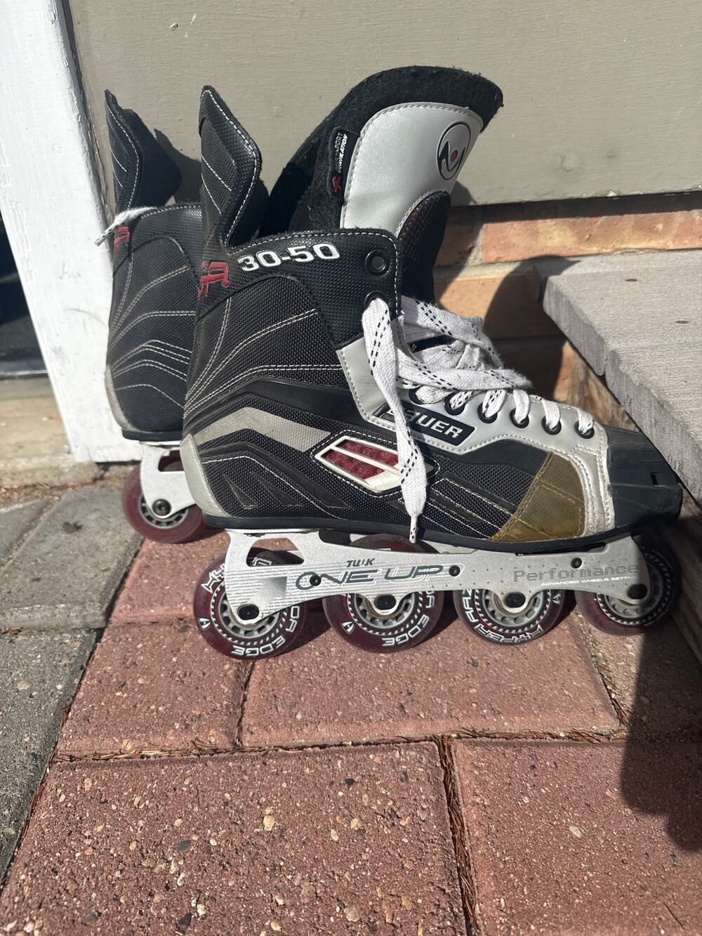 Bauer Mega 30-50 Inline Hockey Skates Size 9R Mens 10.5